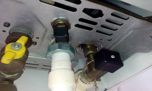 萬州區德貝得壁掛爐維修服務電話--公如聚維修服務中心