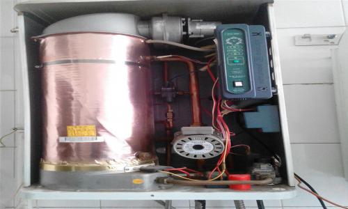 渝中區八喜壁掛爐維修服務電話--榮彩服務中心