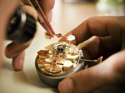 北京摩凡陀手表維修中心電話--怡潤維修點