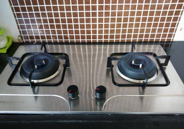 煤氣出紅火有什么危害 煤氣出紅火該怎么修