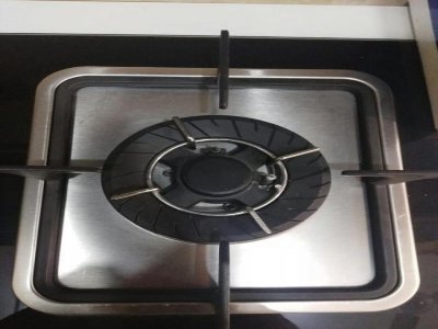 萬(wàn)寶燃?xì)庠钤趺磽Q電池