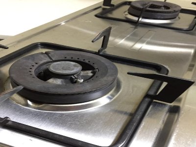 燃?xì)庠畹拿}沖開關(guān)在哪個(gè)位置