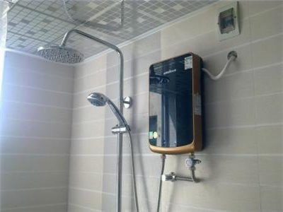 萬和電熱水器后漏水怎么辦