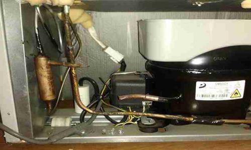 消毒柜通電亮不熱怎么辦