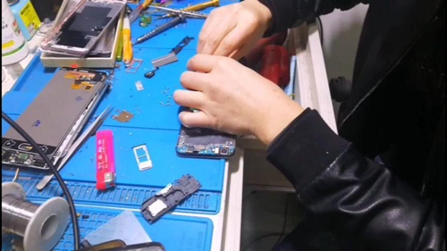 手機(jī)屏失靈怎么辦