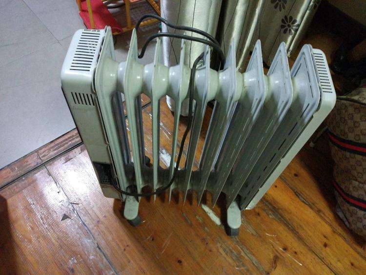 充油式電暖器怎么充油