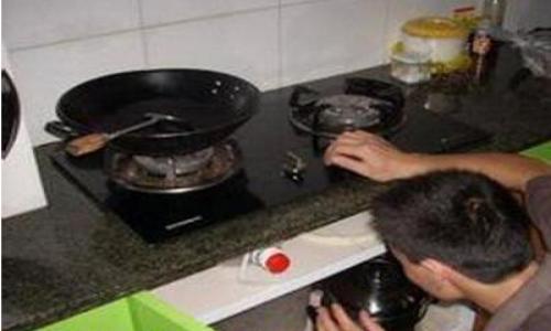 抽油煙機開機后立刻自動關機