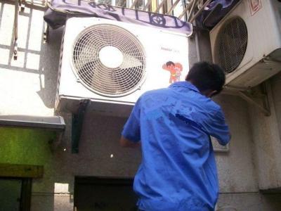 廚房下水管堵周圍有蟑螂怎么回事