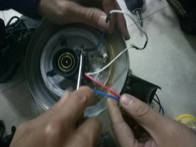 波輪洗衣機的內(nèi)桶會自己調(diào)水平嗎