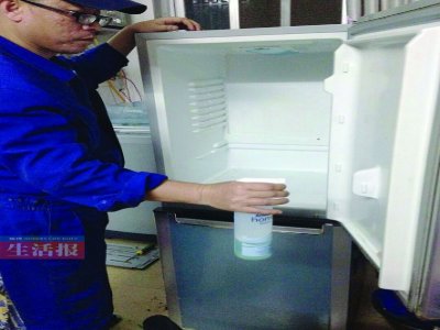 冰箱上的塑料膜怎么撕比較簡單