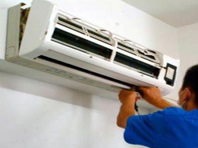 壁掛爐在燃燒的時候這個水管里老是有水流的嘩啦啦的音正常嗎