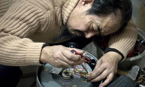 筆記本屏幕一直有紅線是什么原因