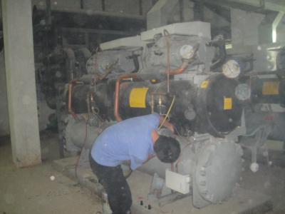 筆記本電腦屏幕白色提高亮度時有色斑正常嗎