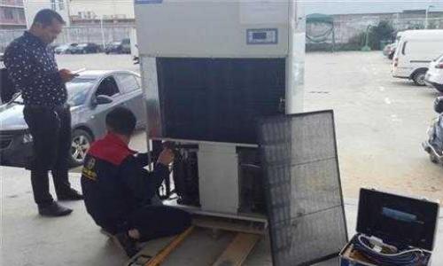 hpc的顯示器看著周邊發白正常嗎