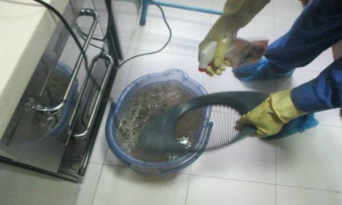 AOC顯示器用兩小時畫面開始抖動